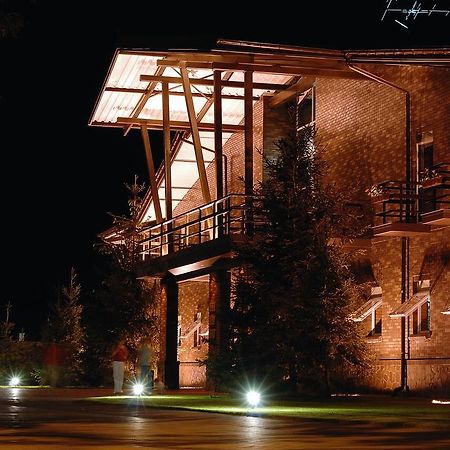 Park-Hotel Butenko Stable Protsev Екстериор снимка