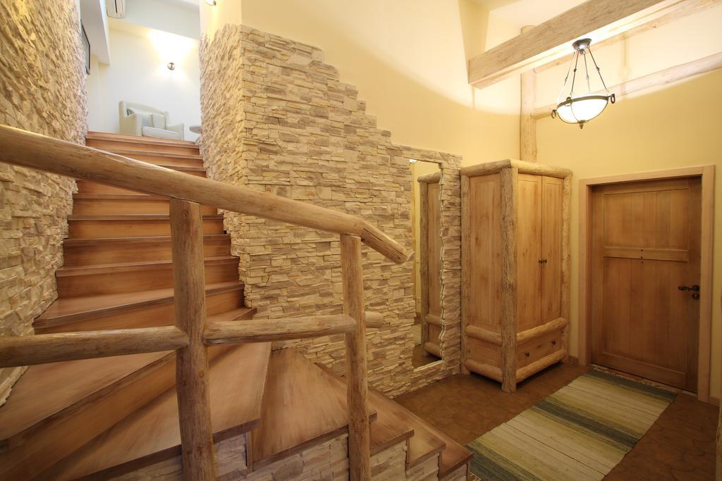 Park-Hotel Butenko Stable Protsev Екстериор снимка