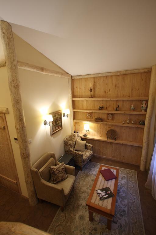 Park-Hotel Butenko Stable Protsev Екстериор снимка