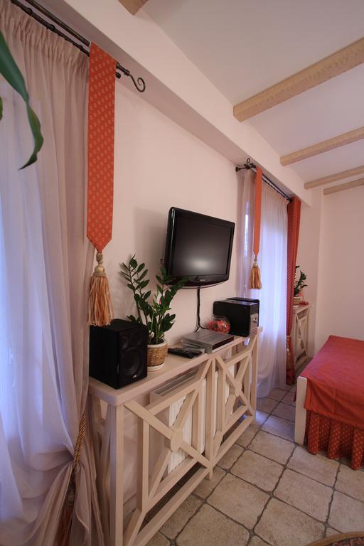 Park-Hotel Butenko Stable Protsev Екстериор снимка