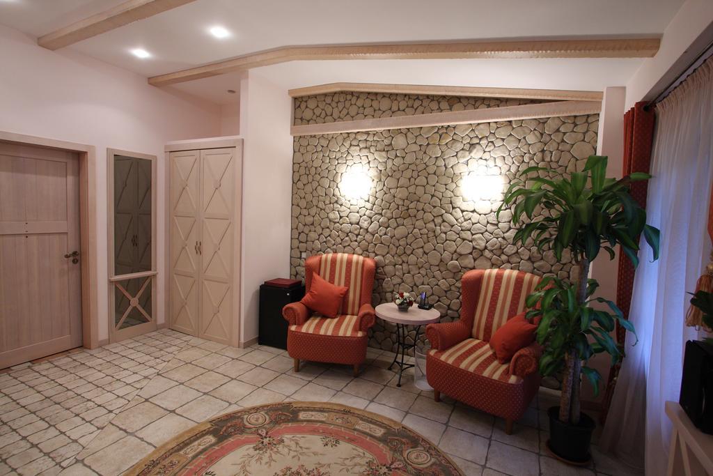Park-Hotel Butenko Stable Protsev Екстериор снимка
